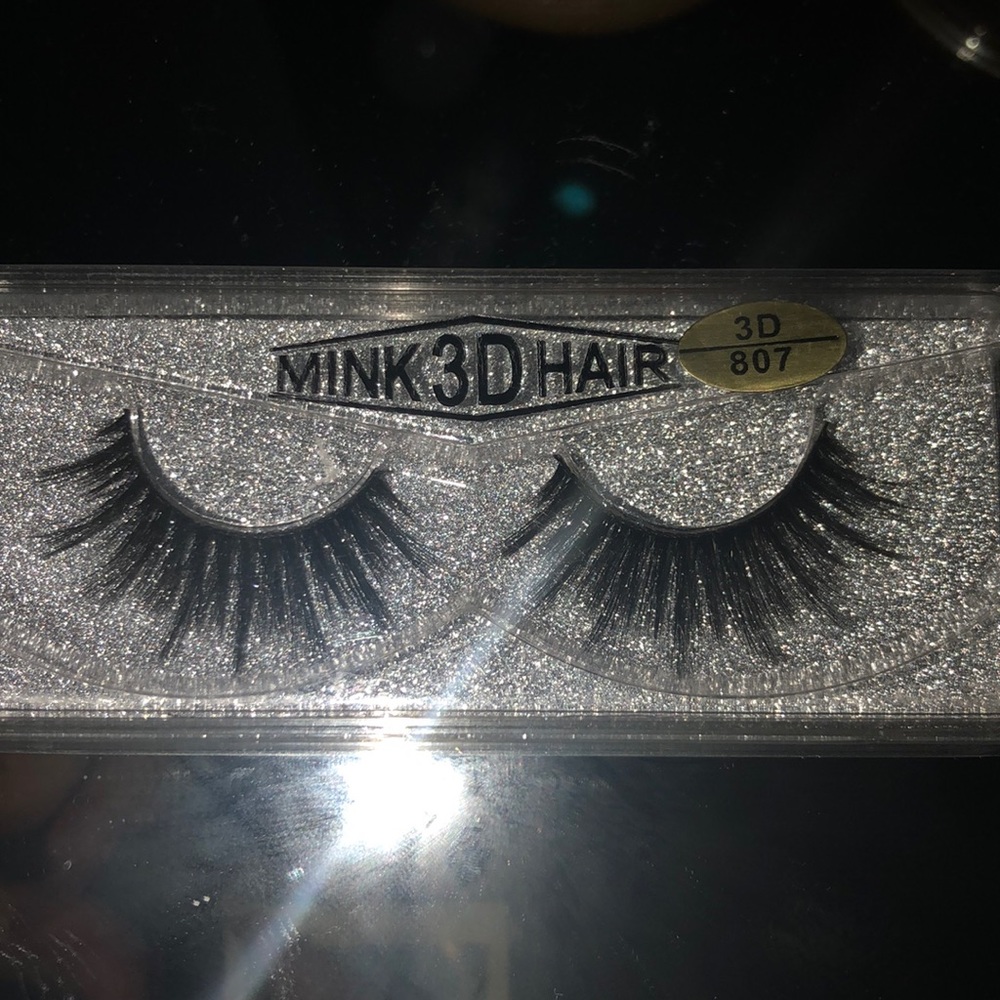 false eyelashes